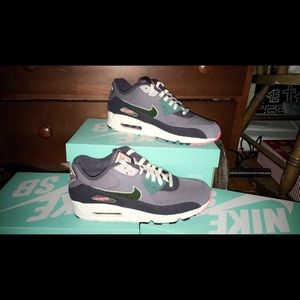Nike Airmax 90 Oil Grey Rainforest